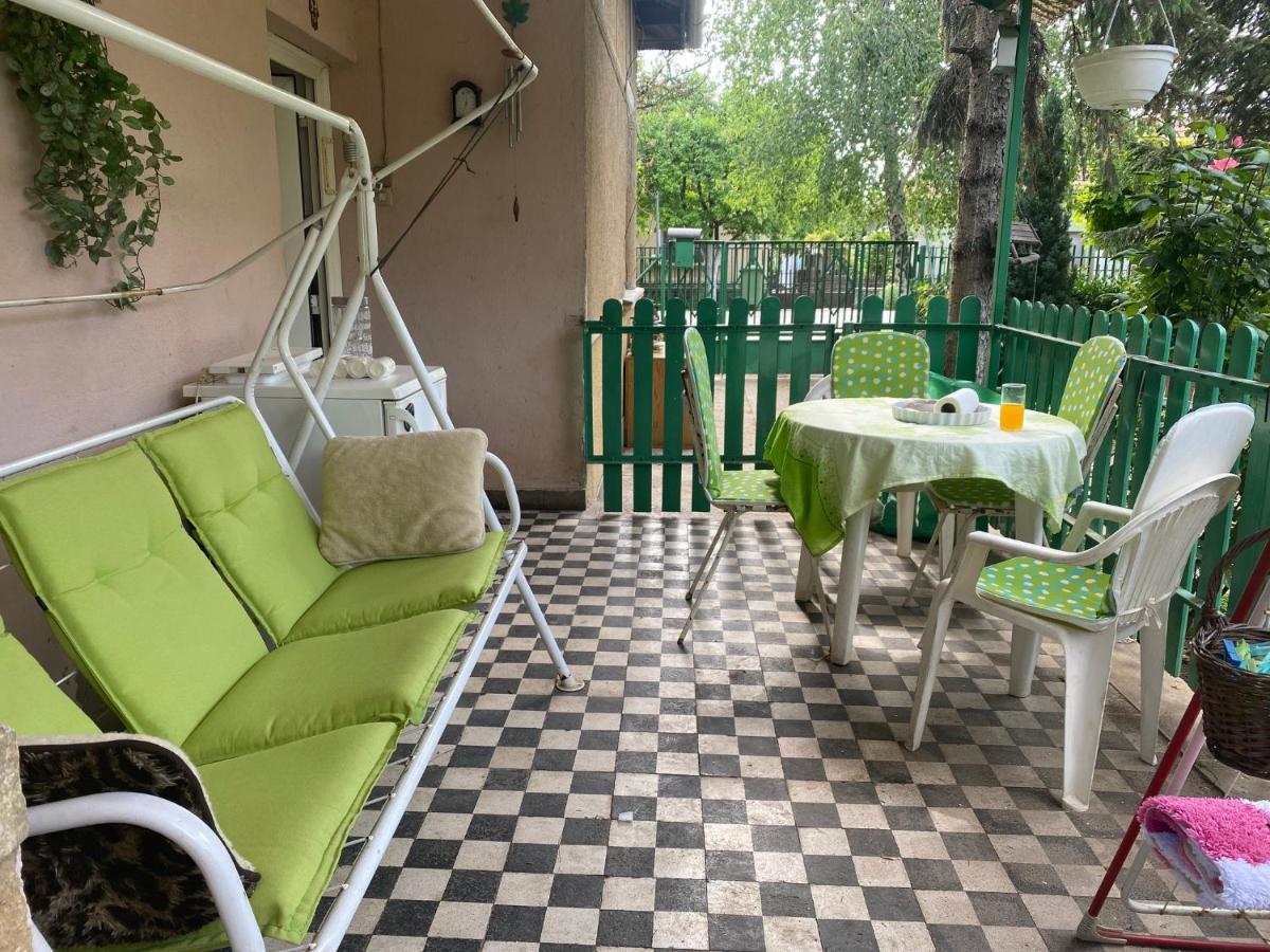 Grany'S Retro Guesthouse Near Budapest Airport Vecsés Buitenkant foto