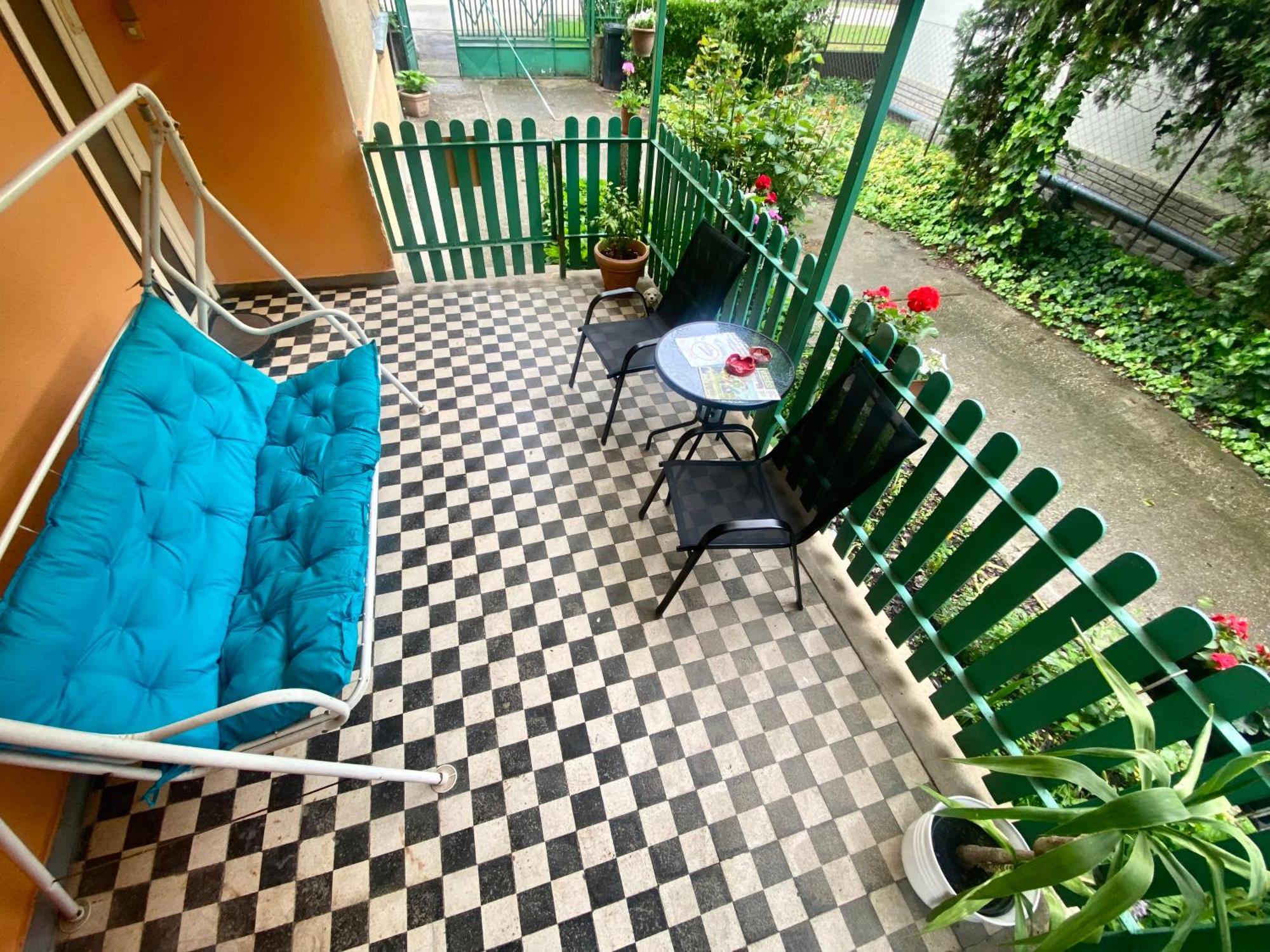 Grany'S Retro Guesthouse Near Budapest Airport Vecsés Buitenkant foto